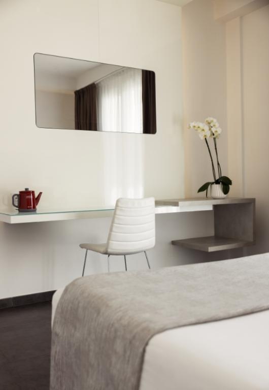 baldininihotel en relax-rooms-hotel-torre-pedrera 012